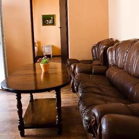 Ulpia House Guest house *